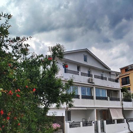 Apartments Gvozdenovic Petrovac Ngoại thất bức ảnh